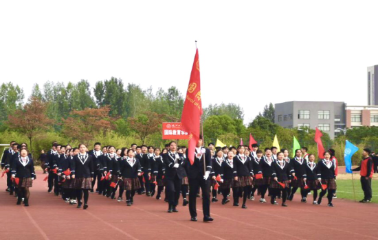 beat365官方网站第十二届校运动会开幕式顺利召开