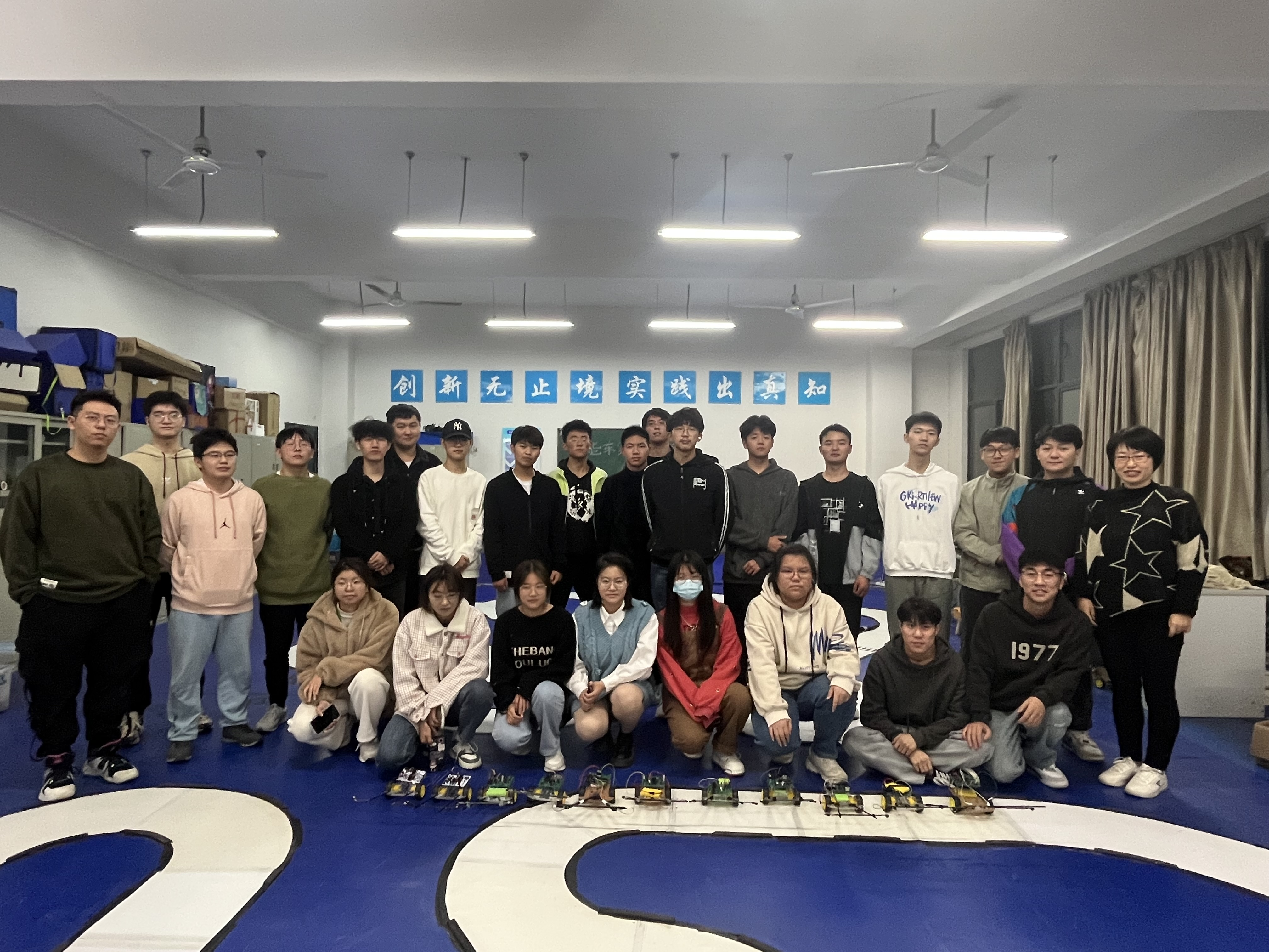 beat365官方网站第十二届智能车竞赛顺利举行